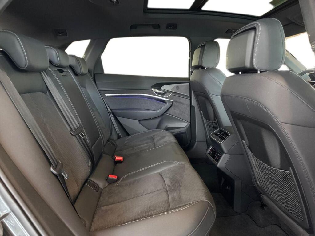 Audi Q8 e-tron 2024 Harmaa (Daytona Grey)