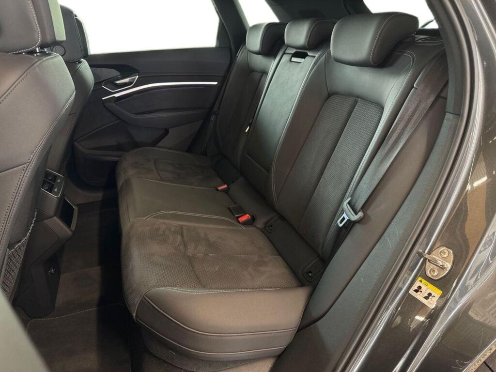Audi Q8 e-tron 2024 Harmaa (Daytona Grey)