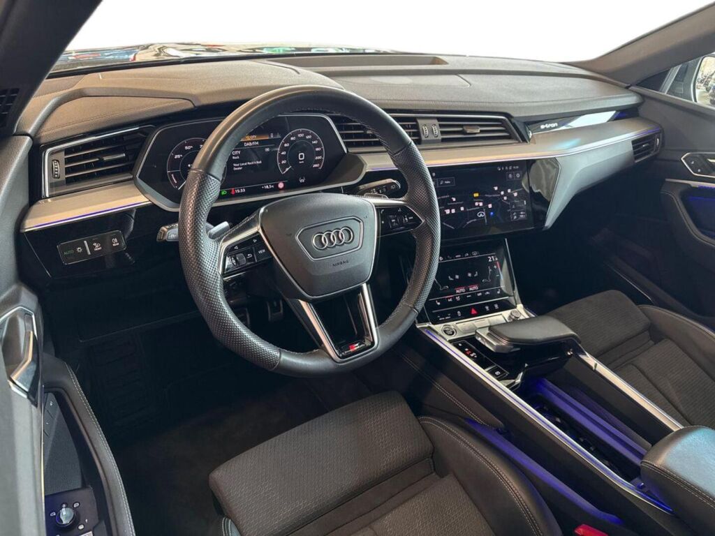 Audi Q8 e-tron 2024 Harmaa (Daytona Grey)
