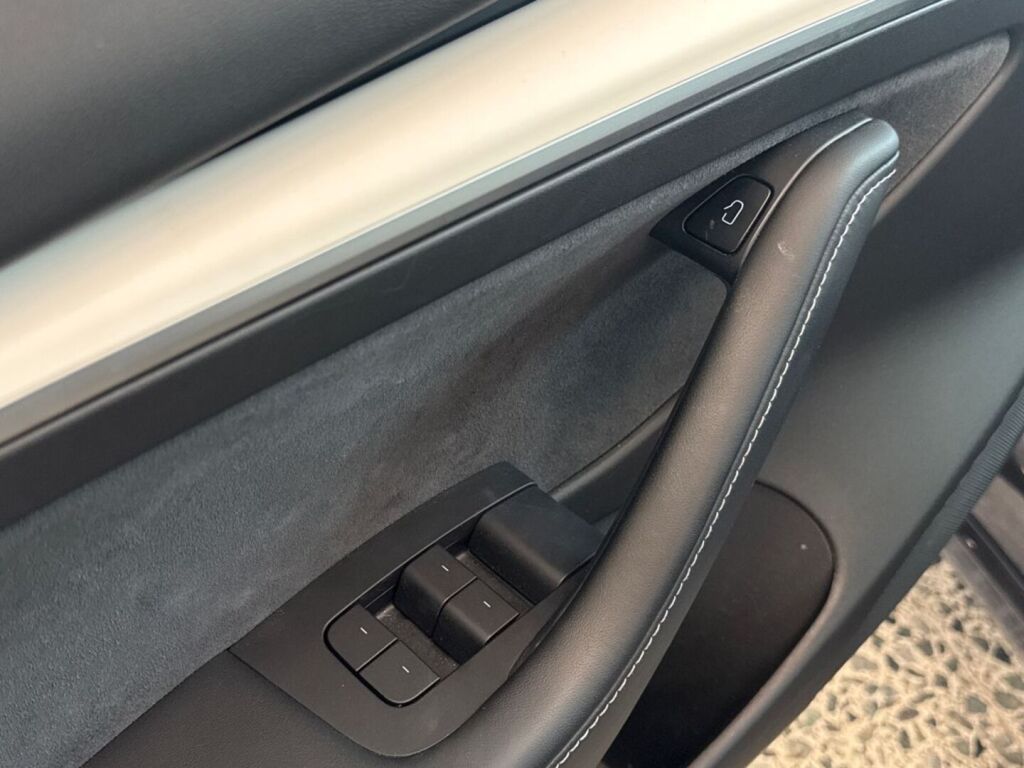 Tesla Model 3 2022 Harmaa