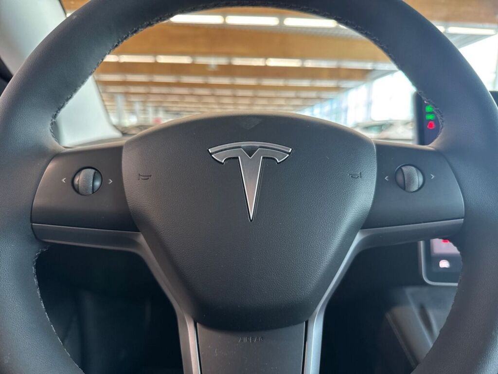 Tesla Model 3 2022 Harmaa