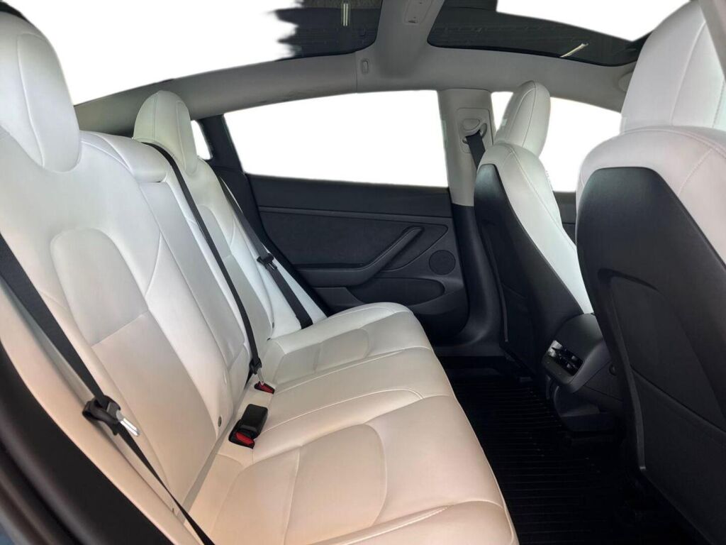 Tesla Model 3 2022 Harmaa