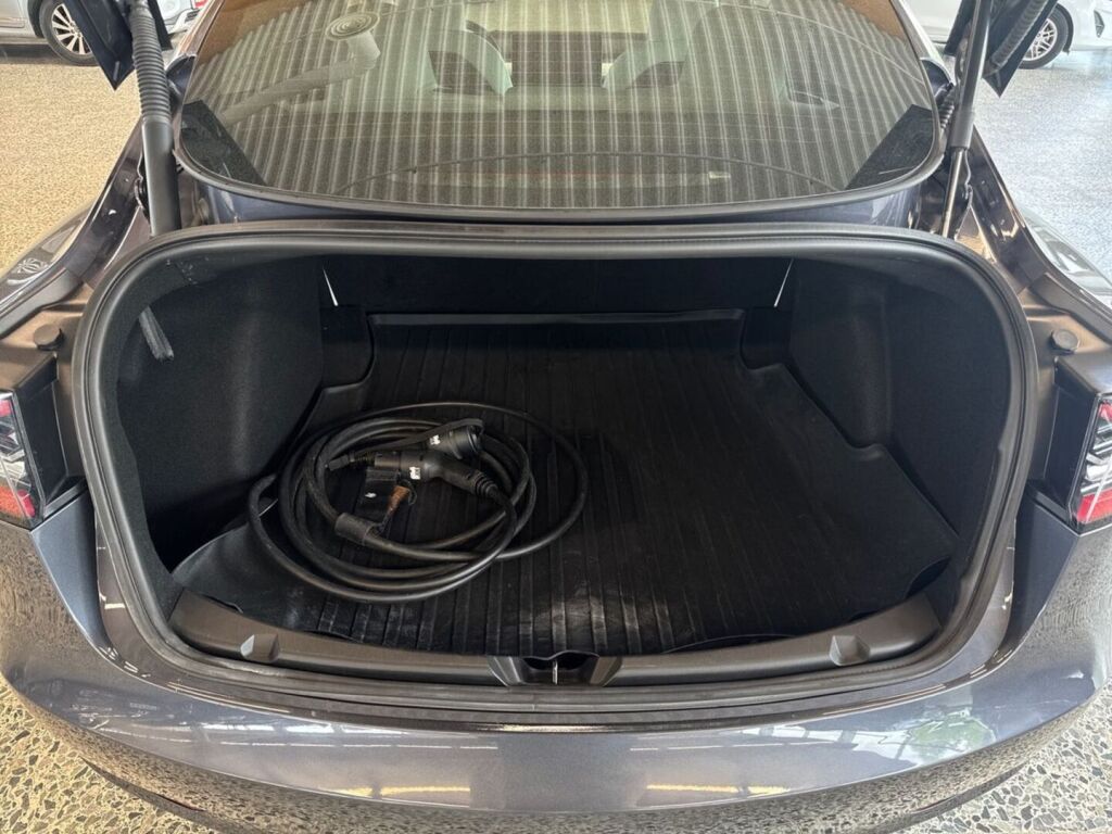 Tesla Model 3 2022 Harmaa
