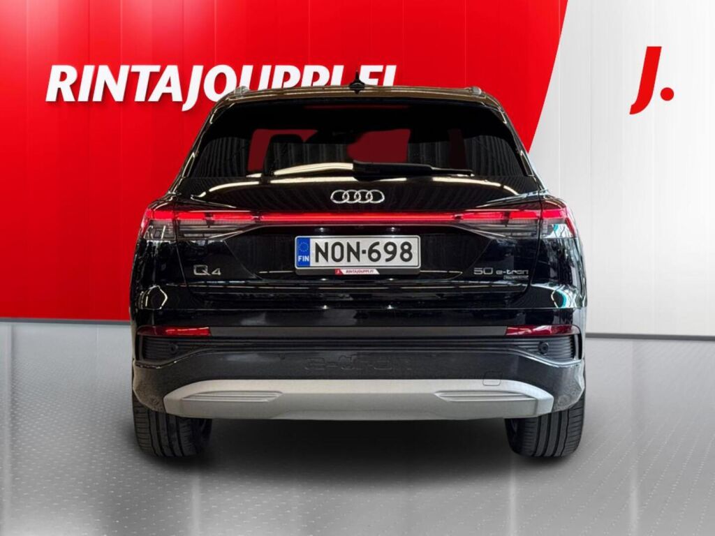Audi Q4 e-tron 2022 Musta