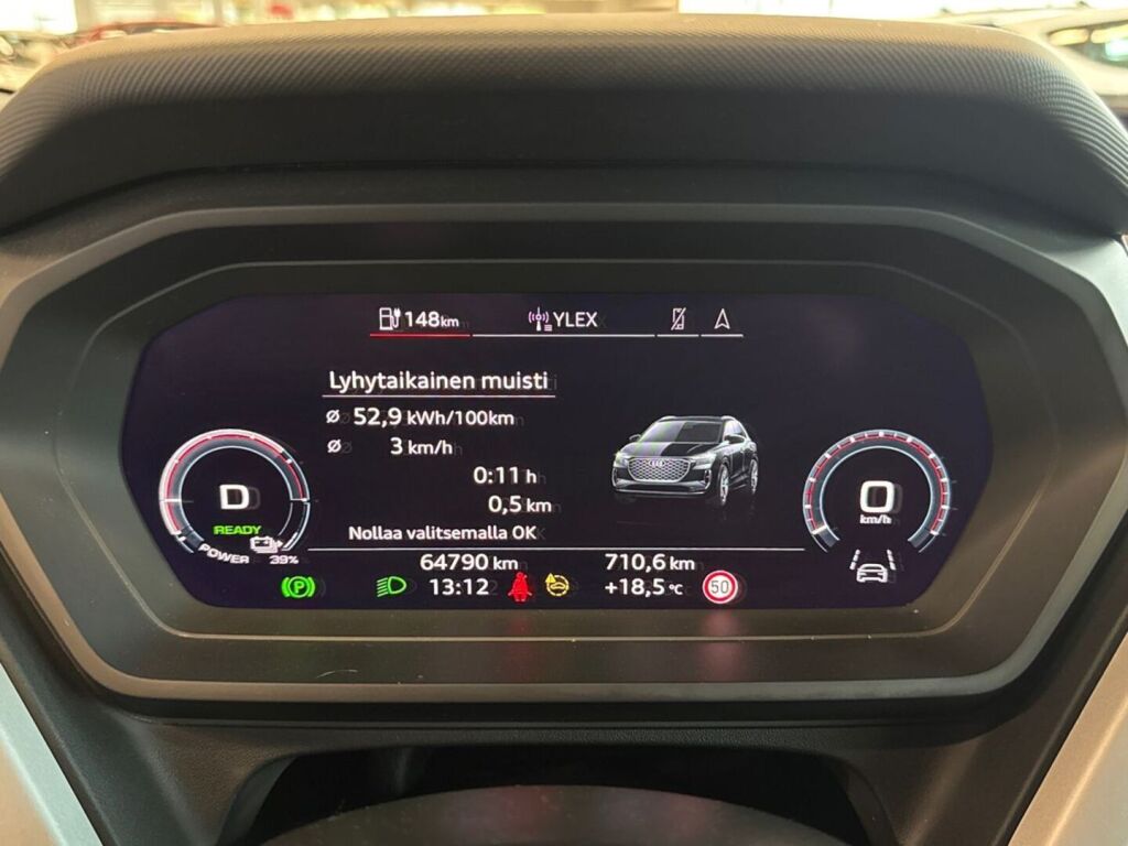 Audi Q4 e-tron 2022 Musta