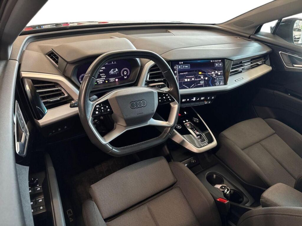 Audi Q4 e-tron 2022 Musta