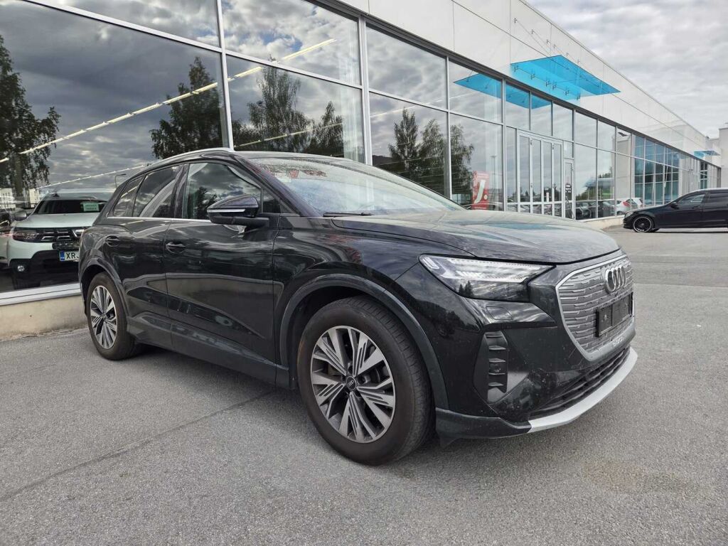 Audi Q4 e-tron 2022 Musta