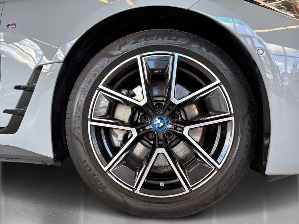 BMW i4 2023 Harmaa