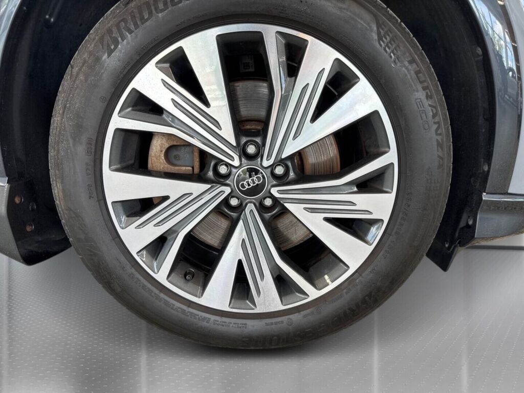 Audi Q4 e-tron 2022 Harmaa