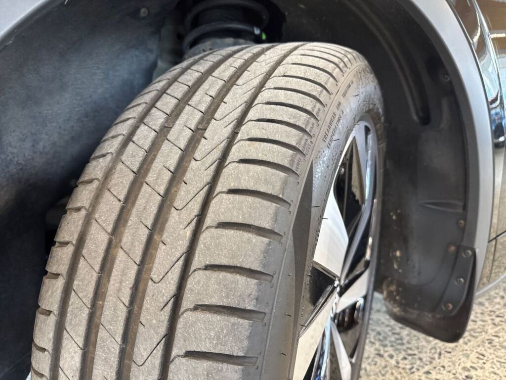 Volkswagen ID.5 2023 Musta