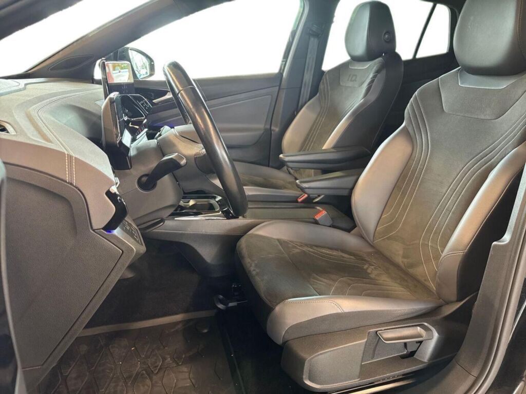 Volkswagen ID.5 2023 Musta