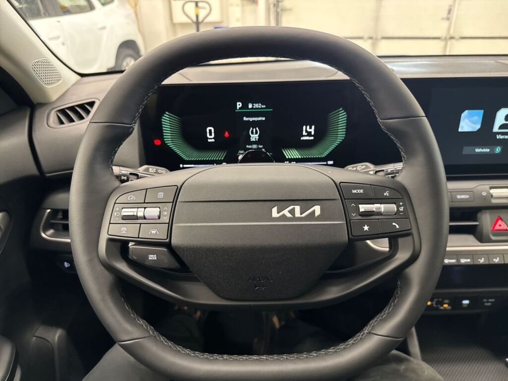 Kia K4 2026 Harmaa