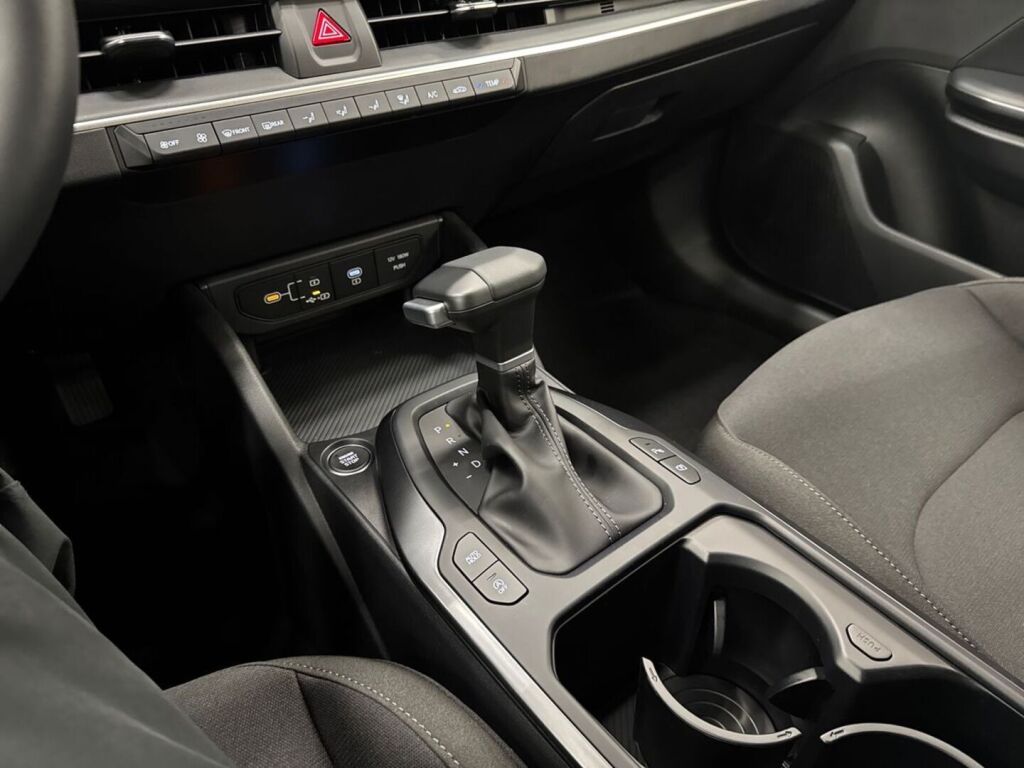 Kia K4 2026 Harmaa