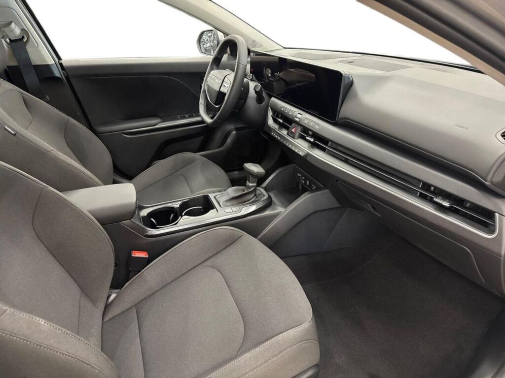 Kia K4 2026 Harmaa