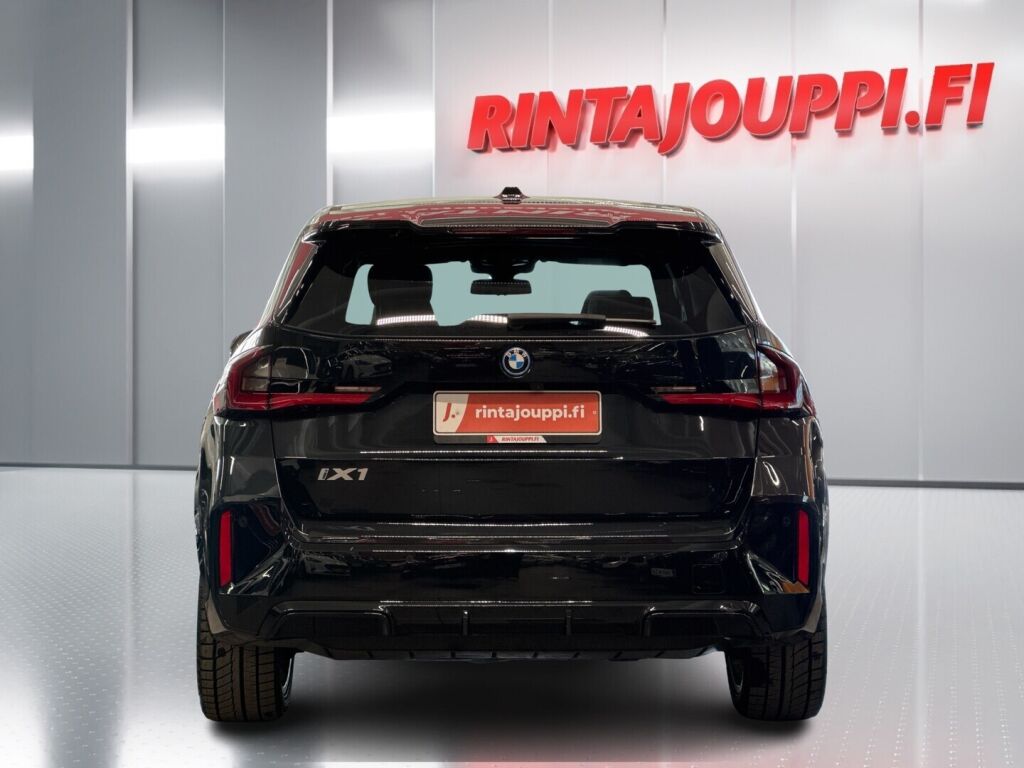 BMW iX1 2024 