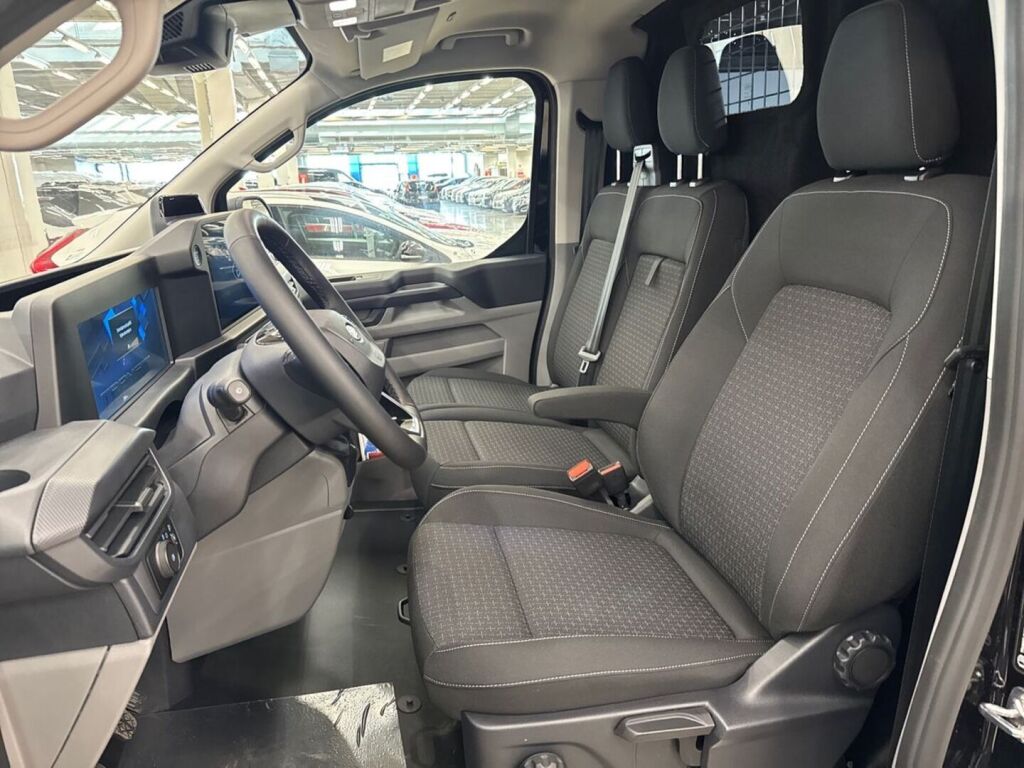 Ford Transit Custom 2026 Musta