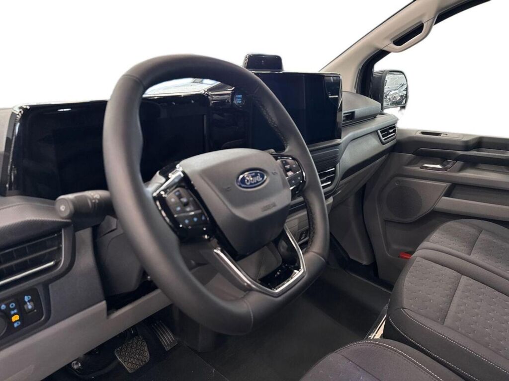 Ford Transit Custom 2026 Musta