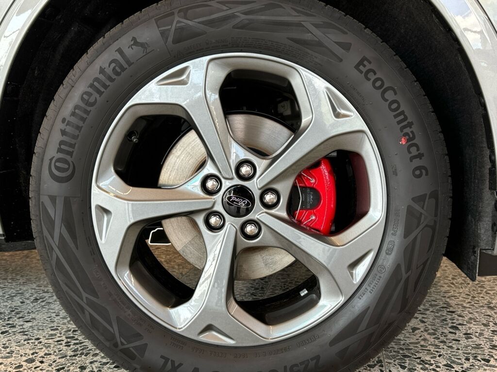 Ford Kuga 2026 Harmaa