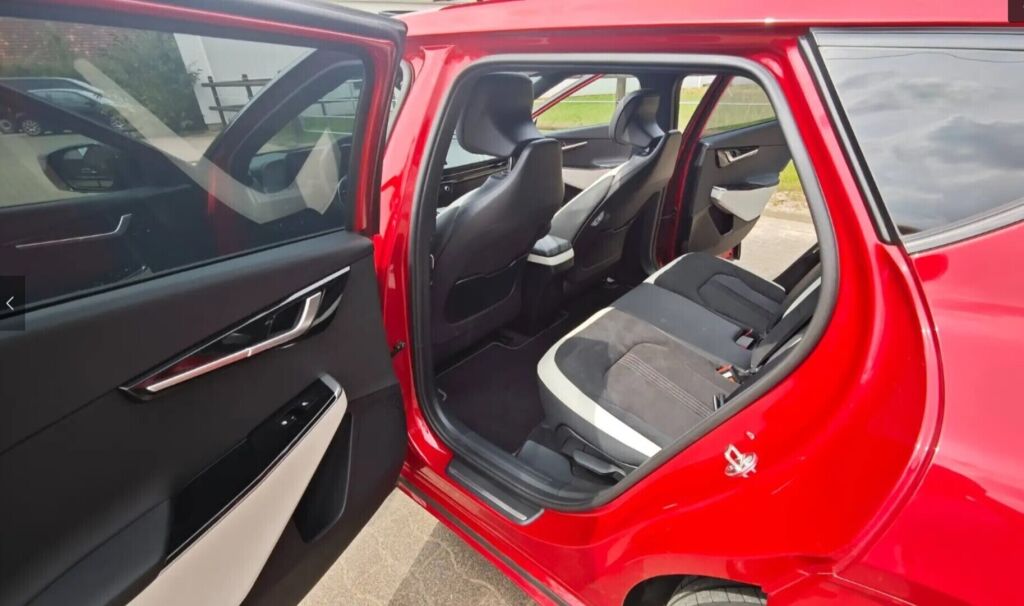Kia EV6 2023 met.punainen