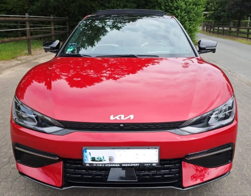Kia EV6 2023 met.punainen