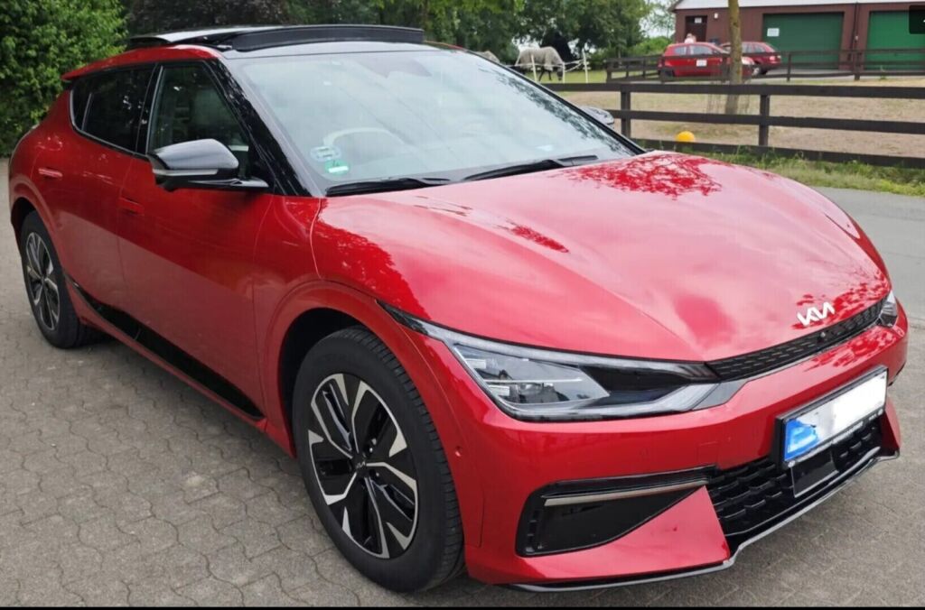 Kia EV6 2023 met.punainen