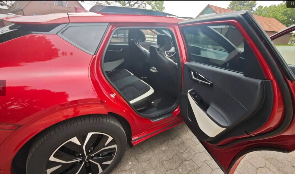 Kia EV6 2023 met.punainen