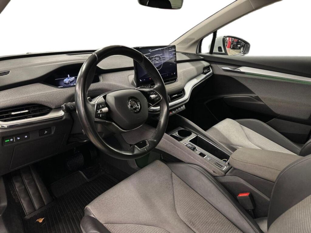 Skoda Enyaq 2022 Valkoinen (Moon White Metallic)