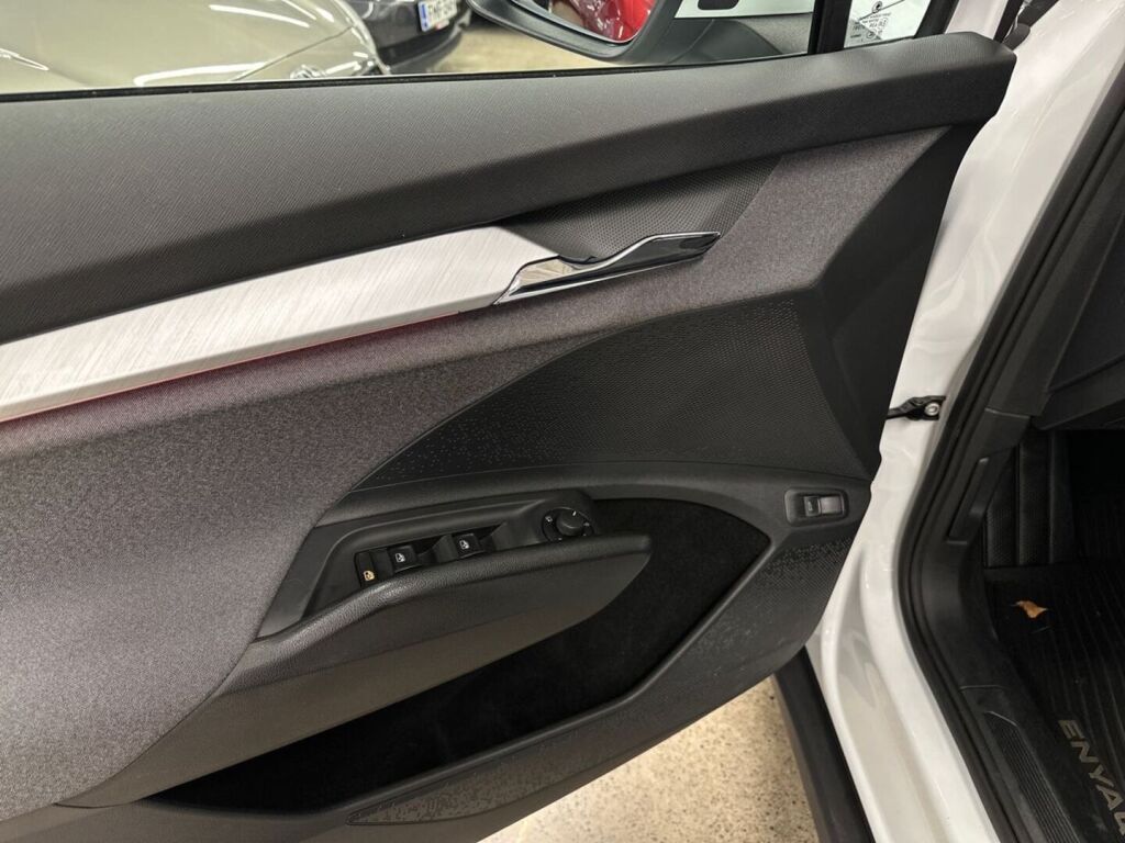 Skoda Enyaq 2022 Valkoinen (Moon White Metallic)