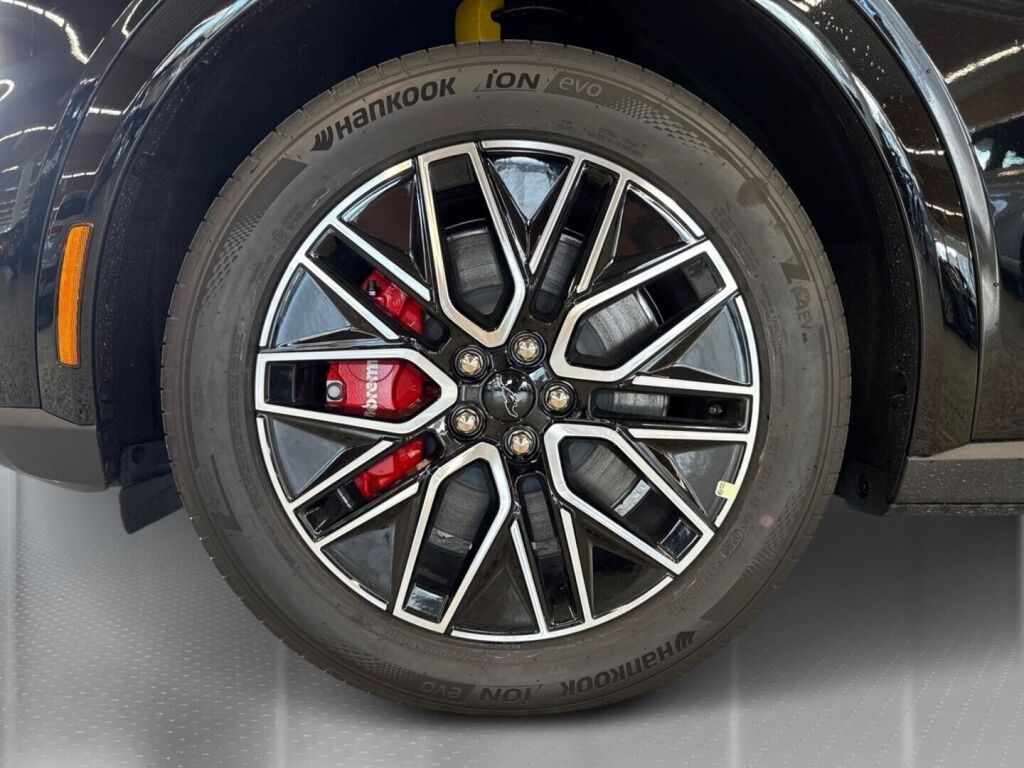 Ford Mustang Mach-E 2026 Absolute Black