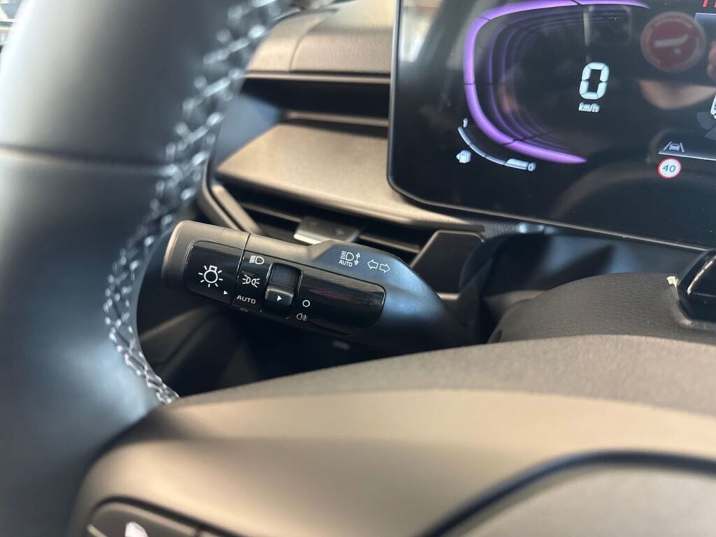 Kia Stonic 2026 Musta
