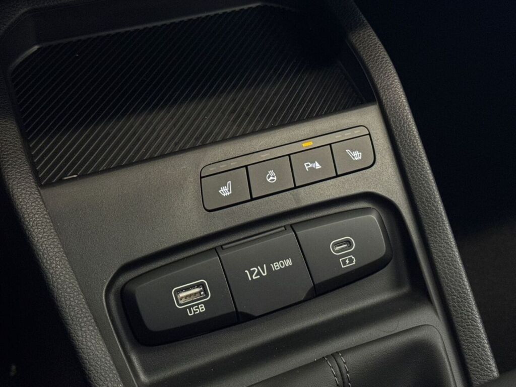 Kia Stonic 2026 Valkoinen