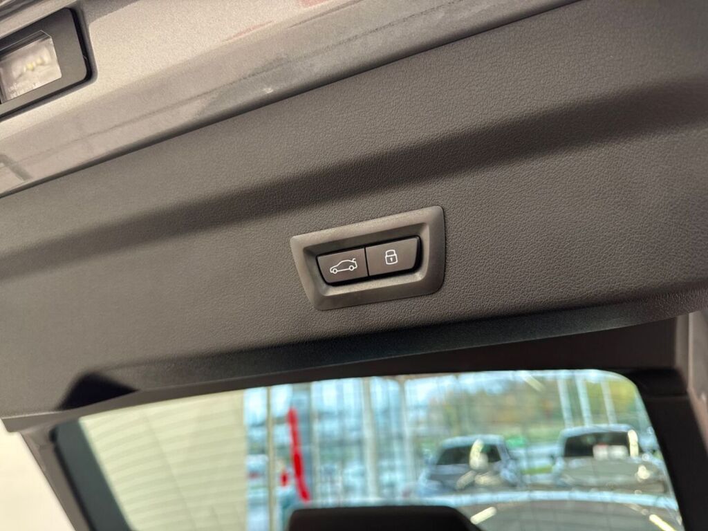 BMW iX2 2025 Metalli harmaa