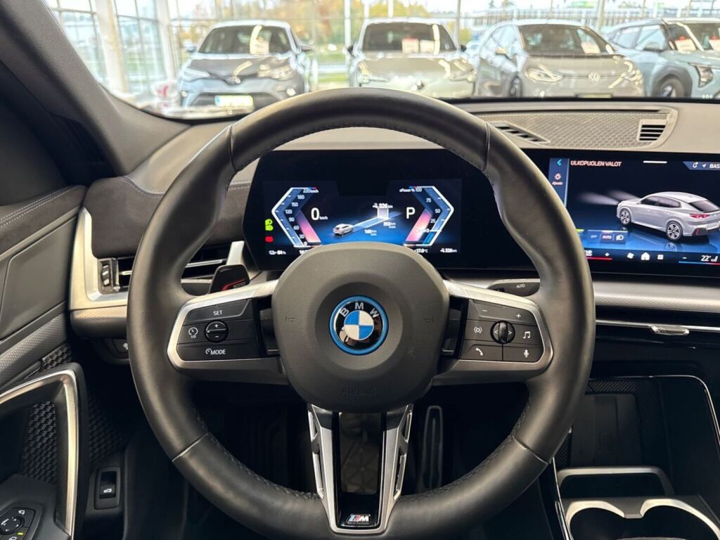 BMW iX2 2025 Metalli harmaa
