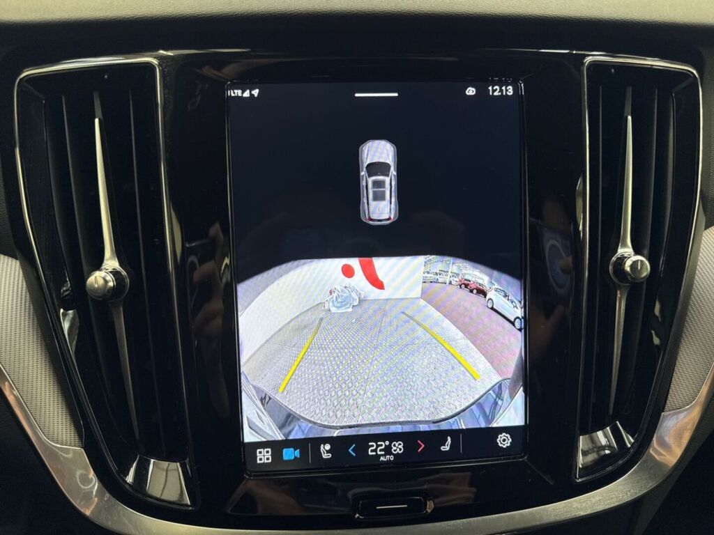 Volvo V60 2025 