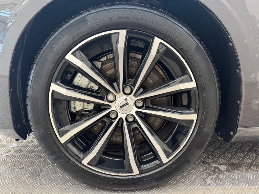 Volvo V60 2025 
