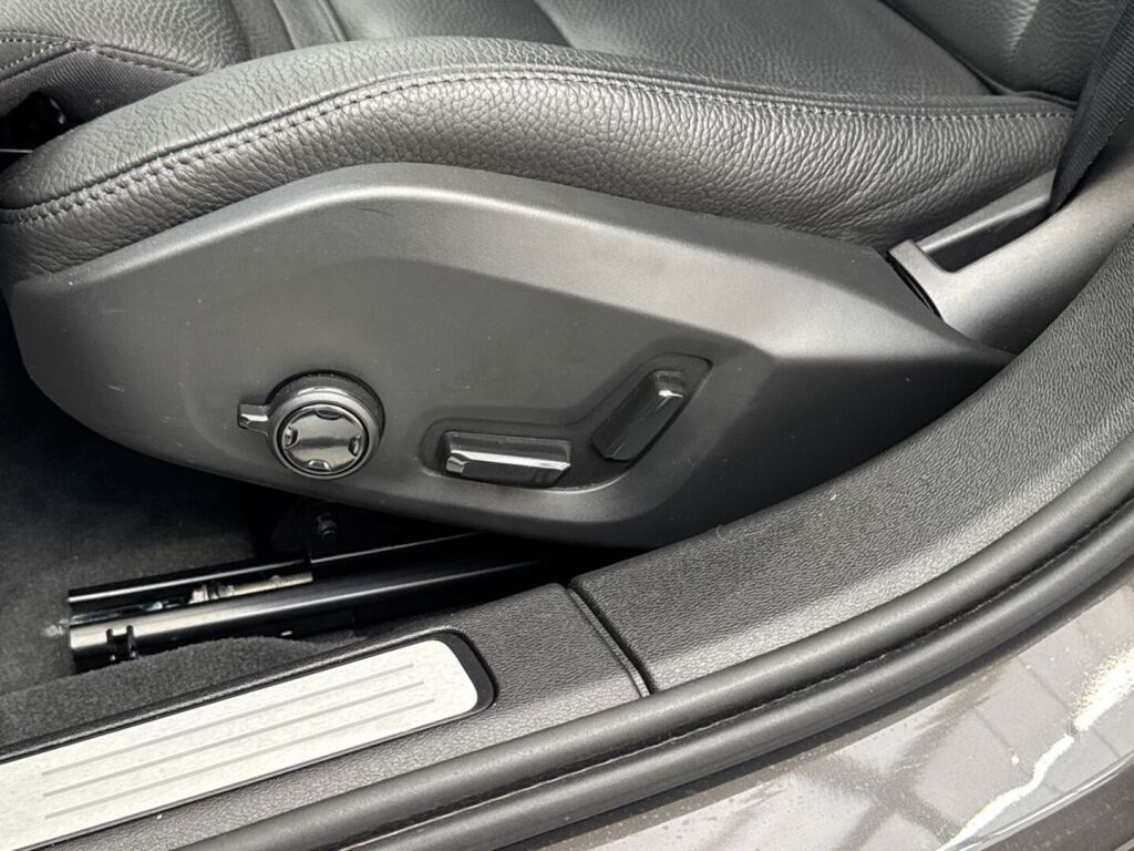 Volvo V60 2025 