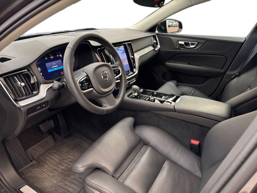 Volvo V60 2025 