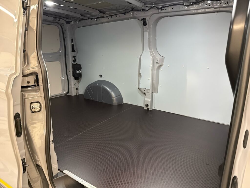Ford Transit Custom 2026 Harmaa