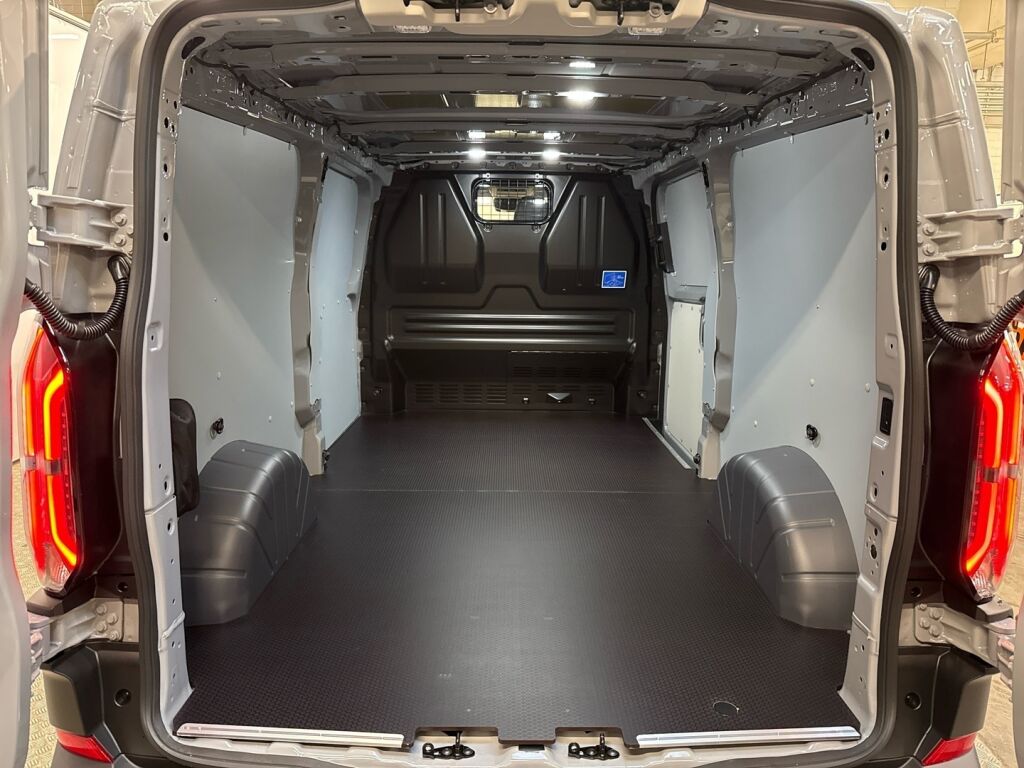 Ford Transit Custom 2026 Harmaa