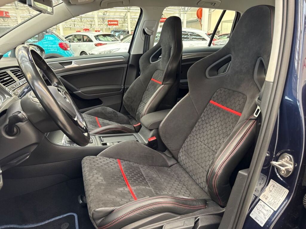 Volkswagen Golf 2016 Sininen