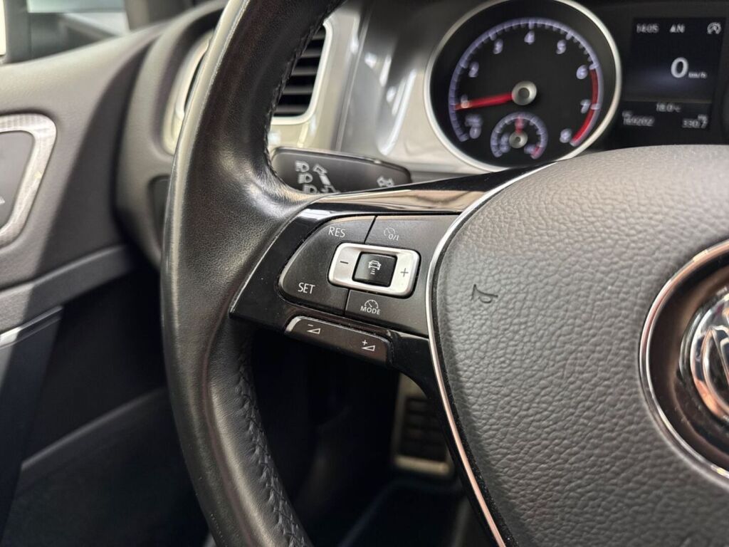 Volkswagen Golf 2016 Sininen