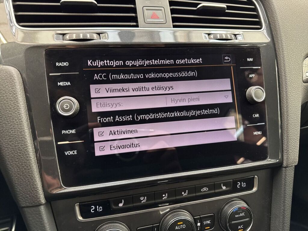 Volkswagen Golf 2016 Sininen