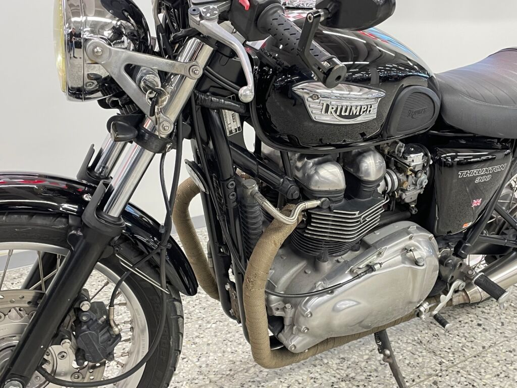 Triumph Thruxton 2005 Musta