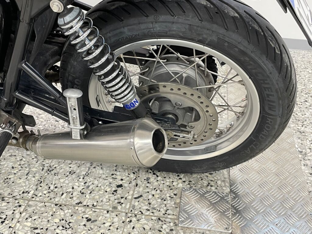 Triumph Thruxton 2005 Musta