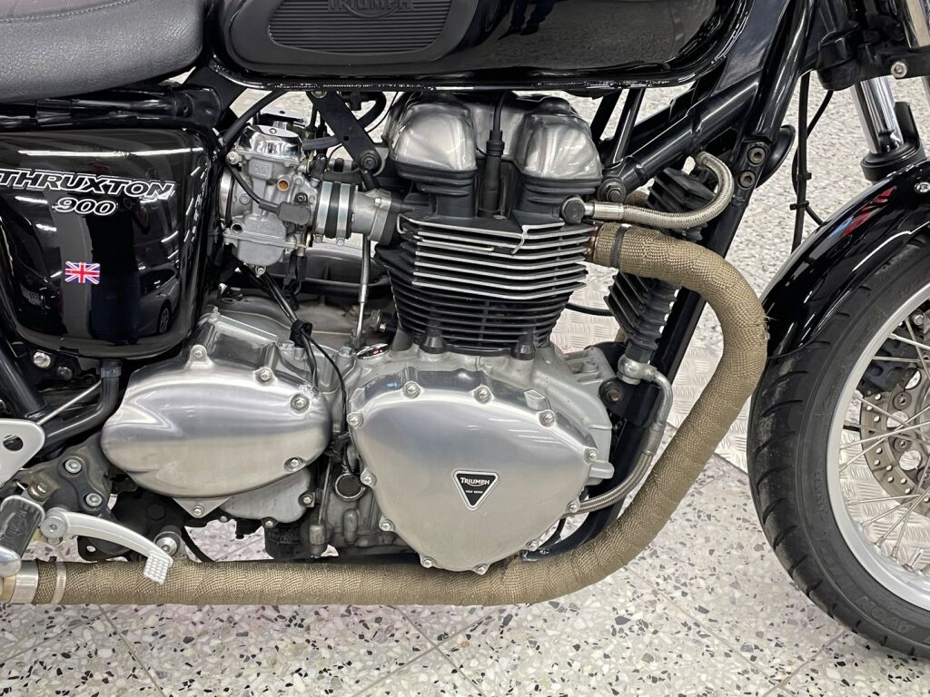 Triumph Thruxton 2005 Musta