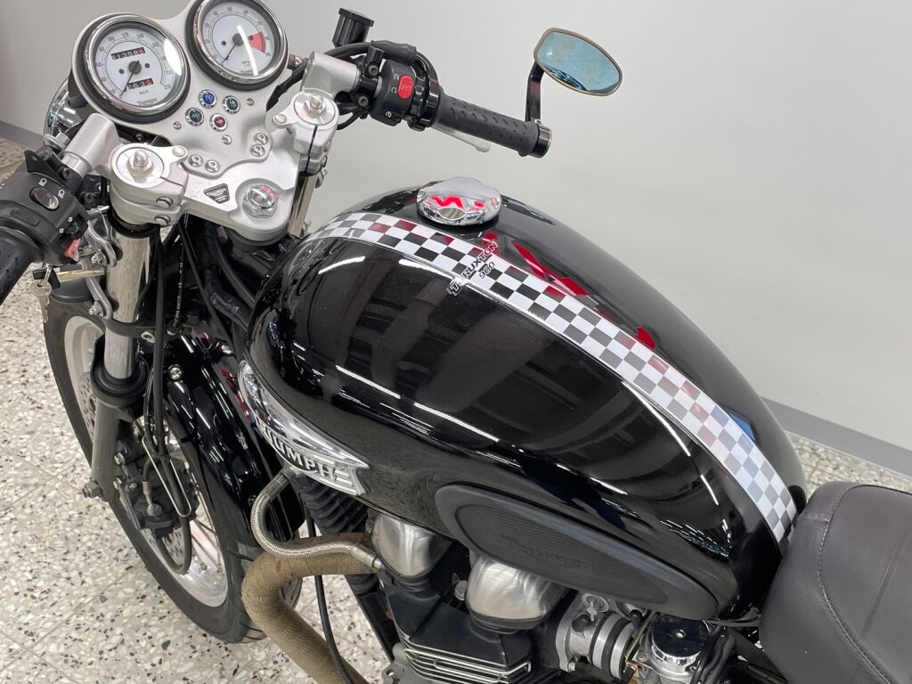 Triumph Thruxton 2005 Musta