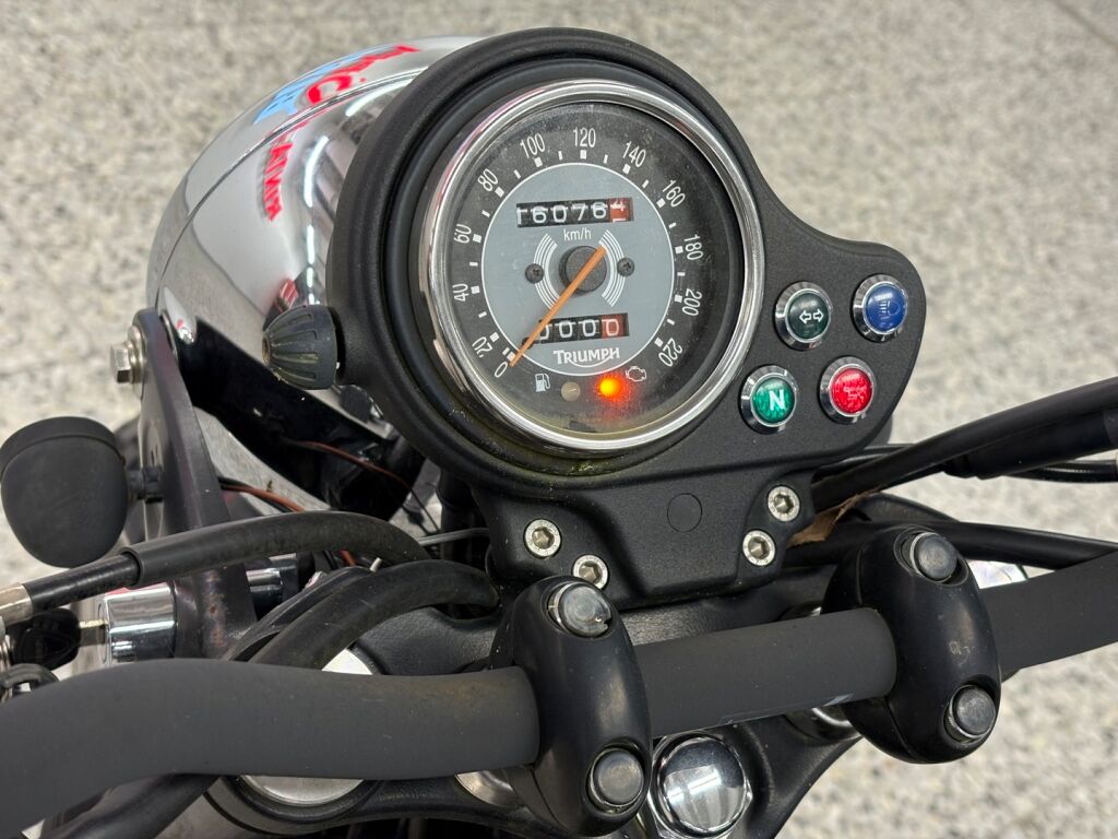 Triumph BONNEVILLE 2009 Musta