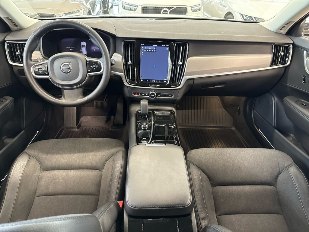 Volvo V90 2023 
