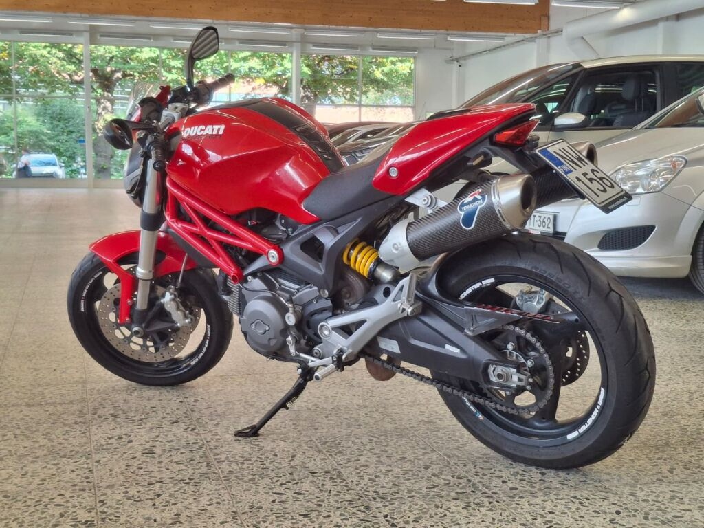 Ducati Monster 2008 Punainen
