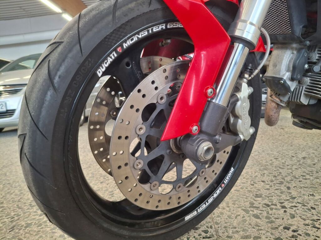 Ducati Monster 2008 Punainen